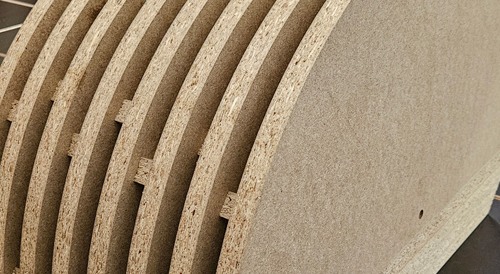 Mold for vacuum pressing