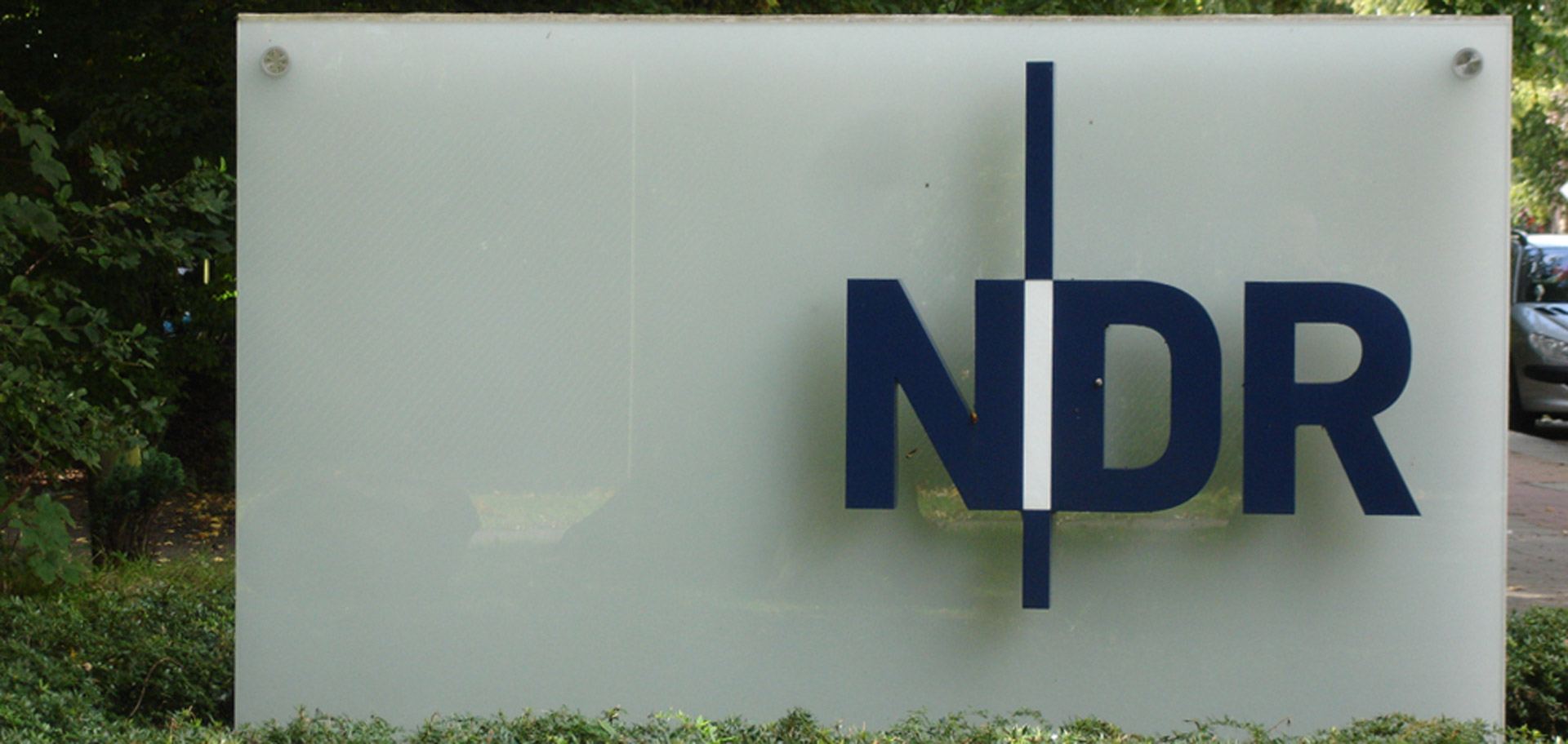 NDR produces with vacuum presses from Columbus
