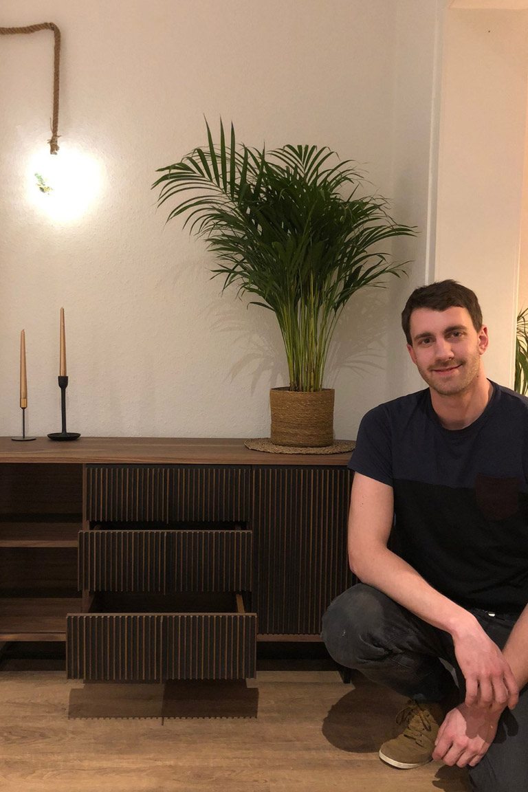 Markus Kramer fertigt Meisterstück durch Formverleimung mit Vakuumsack Vacuflex